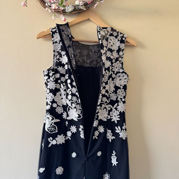 WHITE HOUSE BLACK MARKET Dress Women's Black Lace Sleeveless Size 2 - Picture 6 of 11